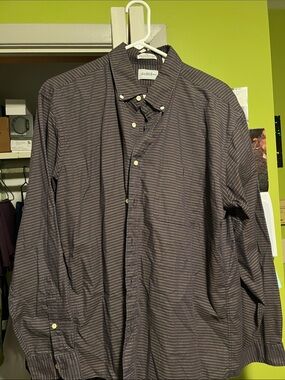 Saks Fifty Ave Button-Down Shirt in Dark Navy Stripe